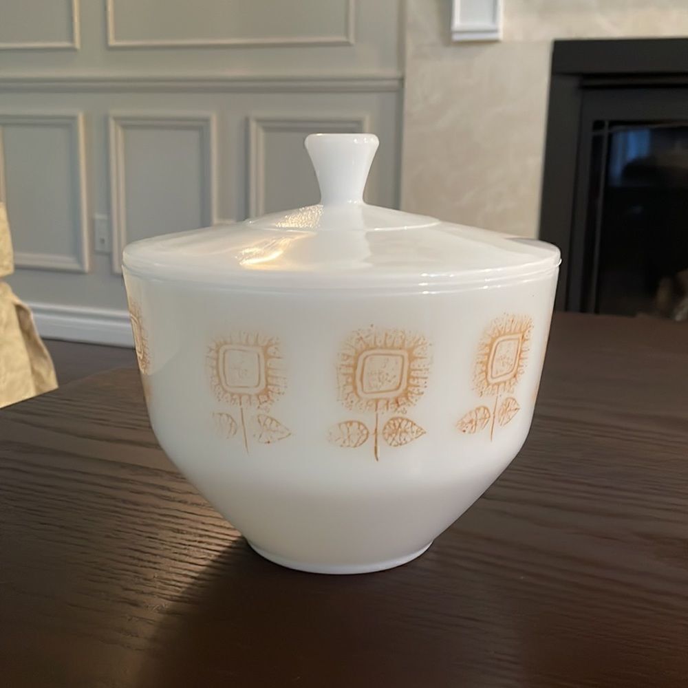 Vintage Federal Milk Glass Cookware, Bowl with Lid, Federal Glass Connoisseur - Picture 2 of 7